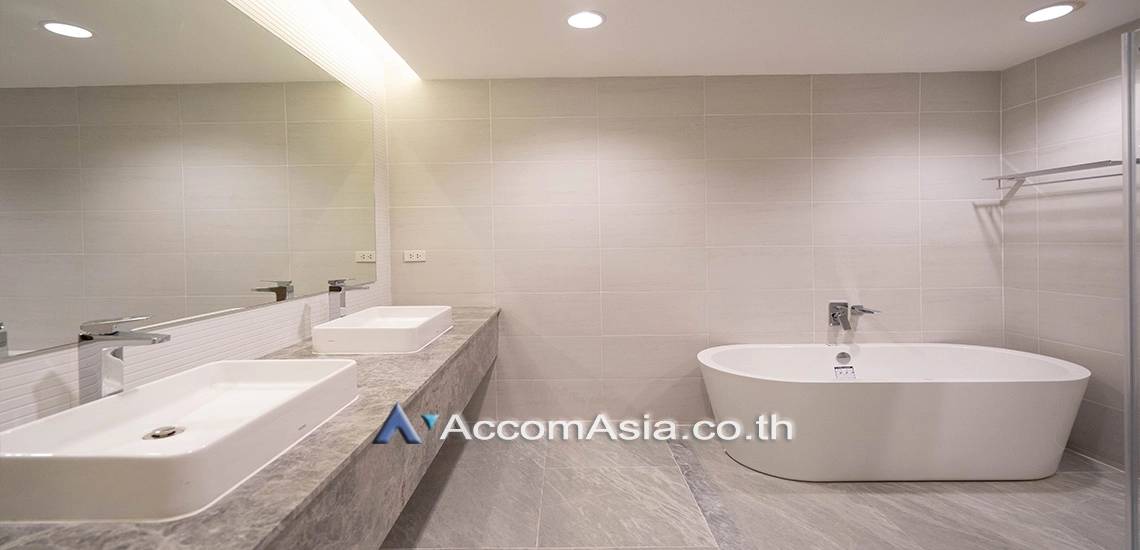 22  3 br Townhouse For Rent in Sukhumvit ,Bangkok MRT Phetchaburi at Natural Place 12001701