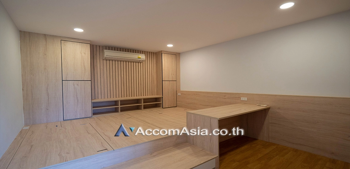 13  3 br Townhouse For Rent in Sukhumvit ,Bangkok MRT Phetchaburi at Natural Place 12001701