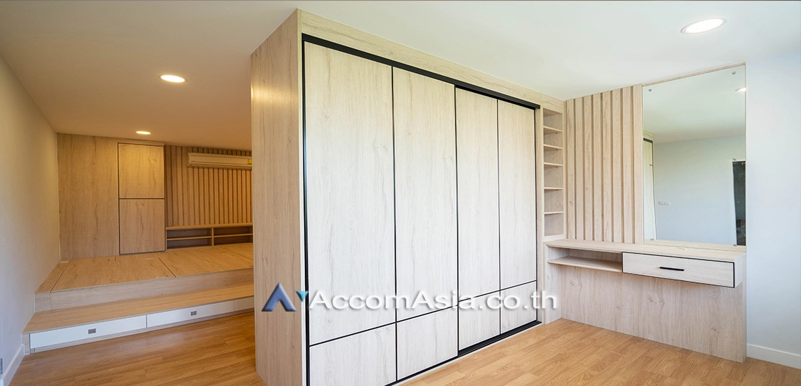 12  3 br Townhouse For Rent in Sukhumvit ,Bangkok MRT Phetchaburi at Natural Place 12001701