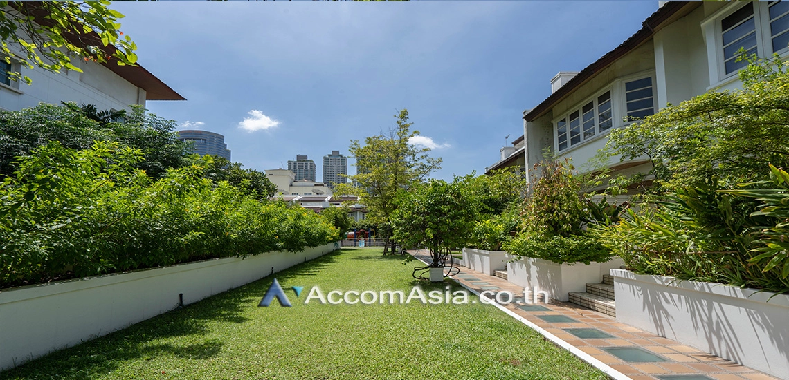 4  3 br Townhouse For Rent in Sukhumvit ,Bangkok MRT Phetchaburi at Natural Place 12001701