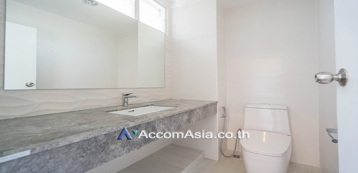 24  3 br Townhouse For Rent in Sukhumvit ,Bangkok MRT Phetchaburi at Natural Place 12001701