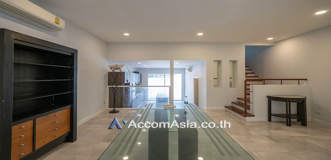 8  3 br Townhouse For Rent in Sukhumvit ,Bangkok MRT Phetchaburi at Natural Place 12001701
