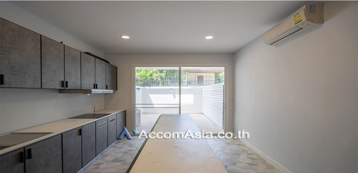 9  3 br Townhouse For Rent in Sukhumvit ,Bangkok MRT Phetchaburi at Natural Place 12001701