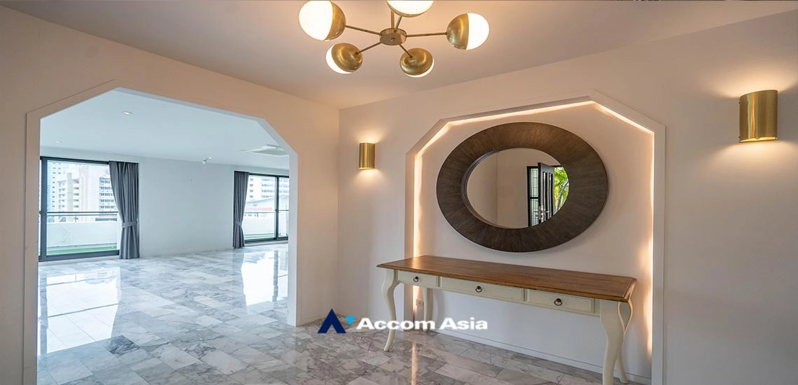 Big Balcony, Penthouse, Pet friendly |  3 Bedrooms  Apartment For Rent in Sukhumvit, Bangkok  near BTS Asok - MRT Sukhumvit (1005601)