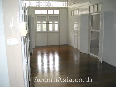 4  3 br House For Rent in Silom ,Bangkok MRT Sam Yan 48465