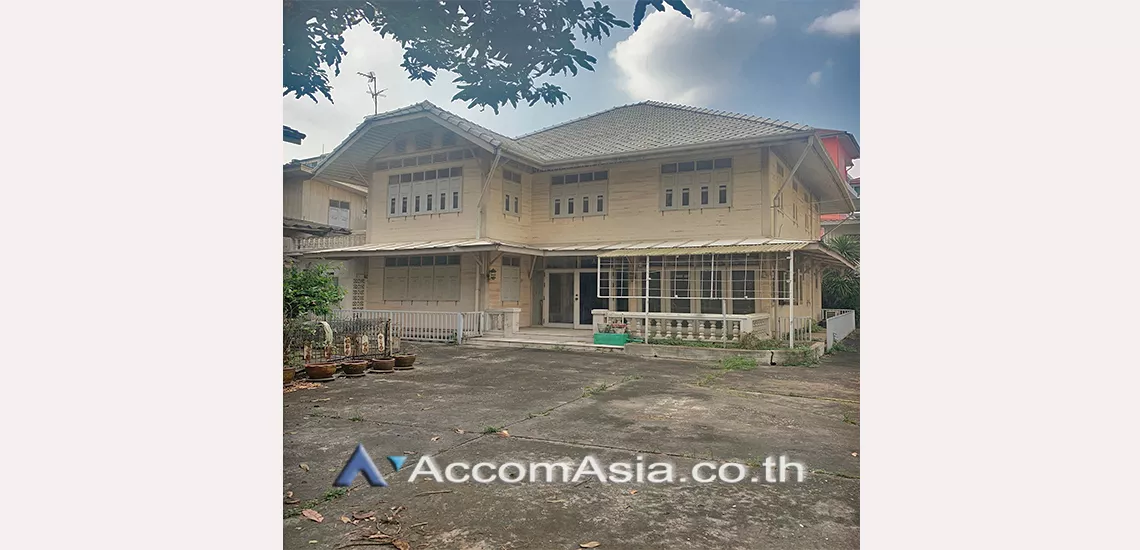 Home Office |  3 Bedrooms  House For Rent in Silom, Bangkok  near MRT Sam Yan (48465)