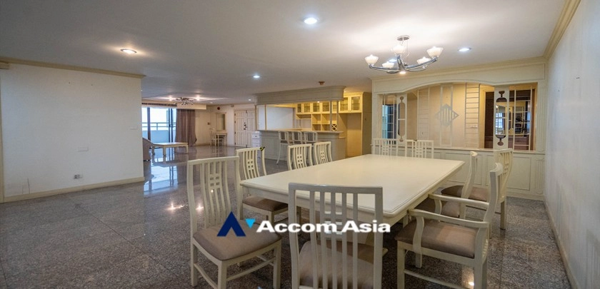 Pet friendly |  4 Bedrooms  Condominium For Rent & Sale in Sukhumvit, Bangkok  near BTS Ekkamai (28612)
