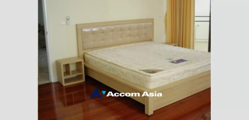  2 Bedrooms  Condominium For Rent & Sale in Sukhumvit, Bangkok  near BTS Ekkamai (28676)