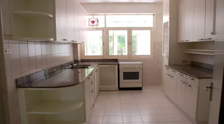 6  3 br Apartment For Rent in Sathorn ,Bangkok BTS Chong Nonsi at Cozy Low-Rise Apartment in a Premium Compound 18730