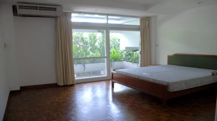 7  3 br Apartment For Rent in Sathorn ,Bangkok BTS Chong Nonsi at Low rise - Cozy Apartment 18730