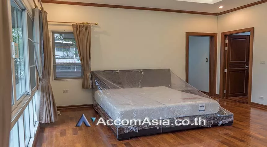 18  4 br House For Rent in Sukhumvit ,Bangkok BTS Thong Lo at Exclusive family compound 58763