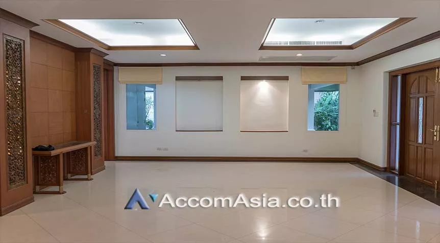 5  4 br House For Rent in Sukhumvit ,Bangkok BTS Thong Lo at Exclusive family compound 58763