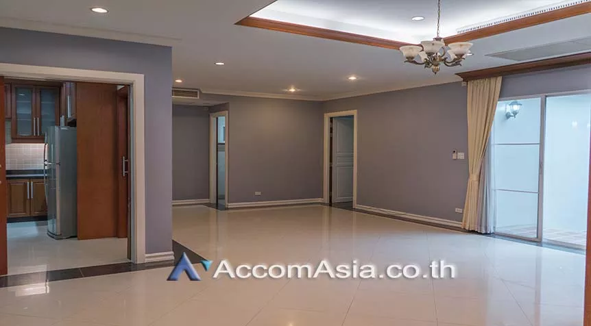 6  4 br House For Rent in Sukhumvit ,Bangkok BTS Thong Lo at Exclusive family compound 58763