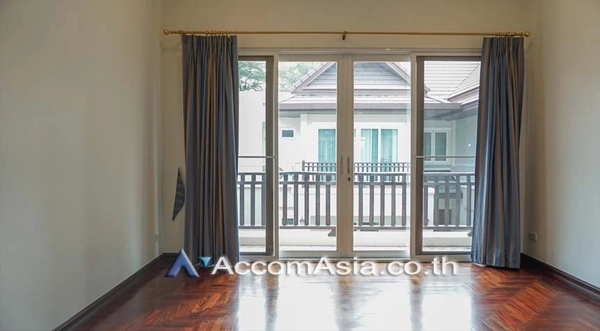 5  4 br House For Rent in Sukhumvit ,Bangkok BTS Thong Lo at Exclusive family compound 58764