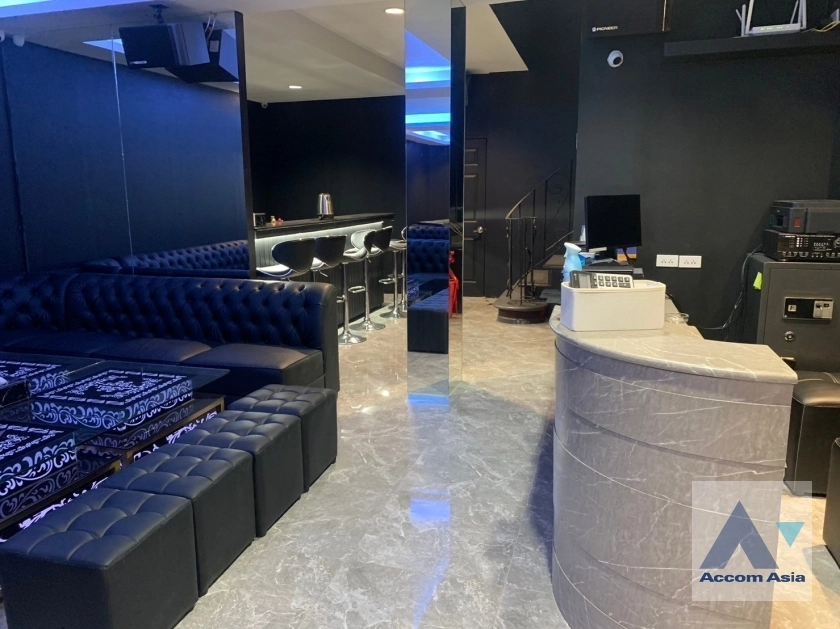  1  3 br Townhouse For Rent in Sukhumvit ,Bangkok BTS Phrom Phong 88766