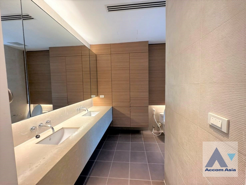 39  4 br Apartment For Rent in Sukhumvit ,Bangkok BTS Phrom Phong at High-Rise Residence Unit Size from 197 Sqm, Ideal for Families 28797