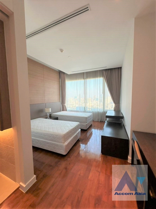 15  4 br Apartment For Rent in Sukhumvit ,Bangkok BTS Phrom Phong at High-Rise Residence Unit Size from 197 Sqm, Ideal for Families 28797