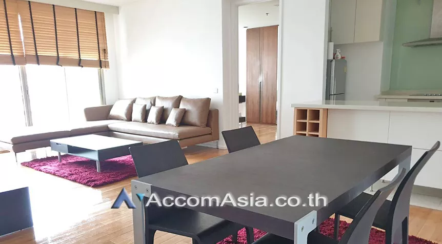 Pet friendly |  2 Bedrooms  Condominium For Rent in Silom, Bangkok  near BTS Sala Daeng - MRT Silom (28832)