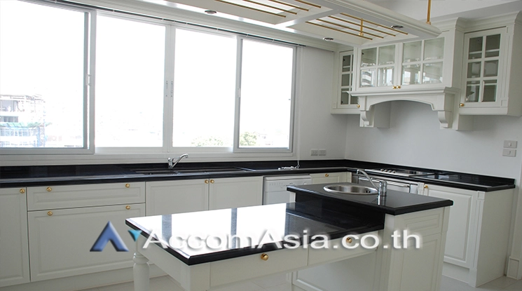 unitPet friendly |  4 Bedrooms  Apartment For Rent & Sale in Sathorn, Bangkok  near MRT Lumphini (18850)