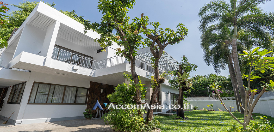 Home Office |  3 Bedrooms  House For Rent in Ploenchit, Bangkok  near BTS Ploenchit (9018104)
