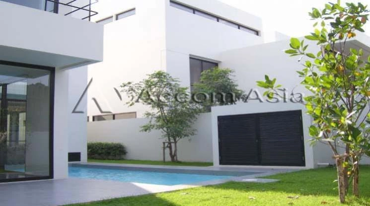 unitPrivate Swimming Pool |  4 Bedrooms  House For Rent & Sale in Sukhumvit, Bangkok  near BTS Thong Lo (108901)