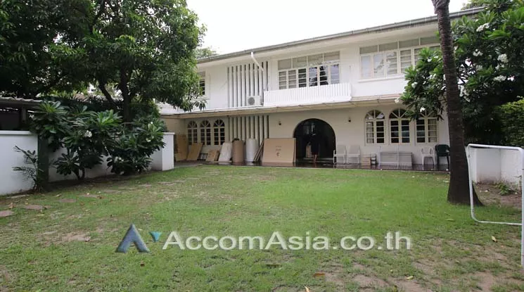 Home Office, Private Swimming Pool |  4 Bedrooms  House For Rent in Sukhumvit, Bangkok  near BTS Ekkamai (10003301)