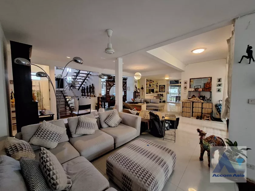 unitHome Office, Private Swimming Pool |  4 Bedrooms  House For Rent & Sale in Sukhumvit, Bangkok  near BTS Ekkamai (10003301)