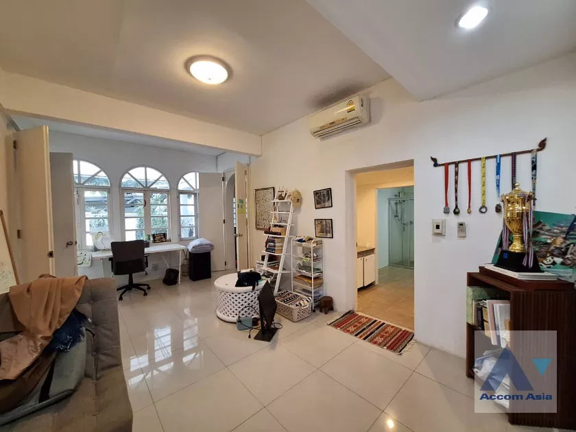 14  4 br House for rent and sale in Sukhumvit ,Bangkok BTS Ekkamai 10003301