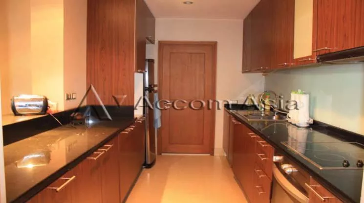 unit 2 Bedrooms  Condominium For Rent & Sale in Sathorn, Bangkok  near BTS Chong Nonsi (28963)