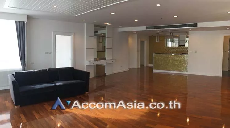  4 Bedrooms  Condominium For Rent in Ploenchit, Bangkok  near BTS Chitlom (29006)