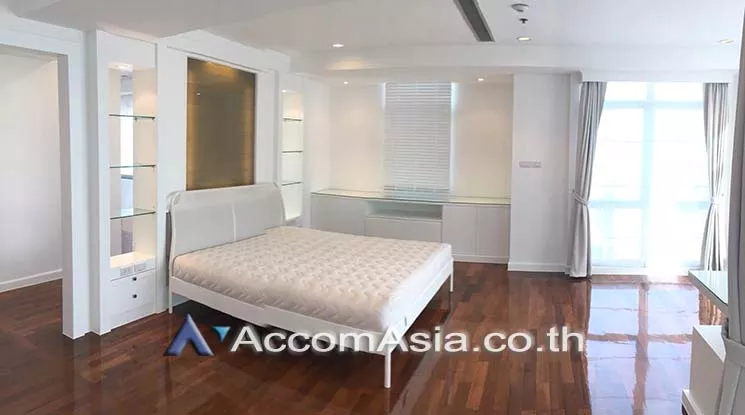  4 Bedrooms  Condominium For Rent in Ploenchit, Bangkok  near BTS Chitlom (29006)