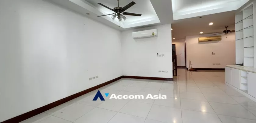 5  4 br House For Rent in Sukhumvit ,Bangkok BTS Phrom Phong at House in Compound 59011