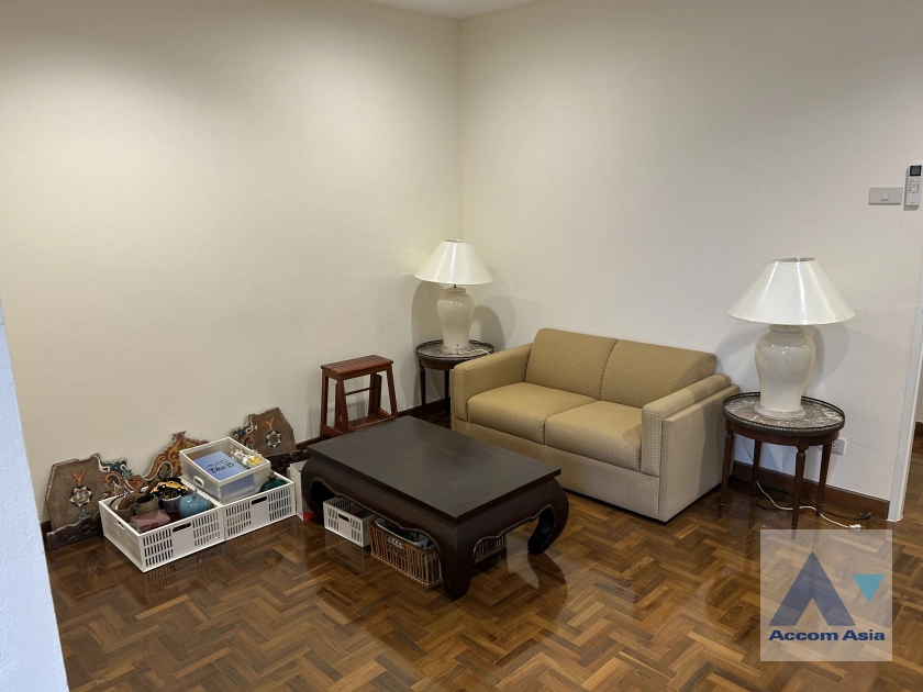 unitPet friendly | Bright condo with practical layout and open views (29034)