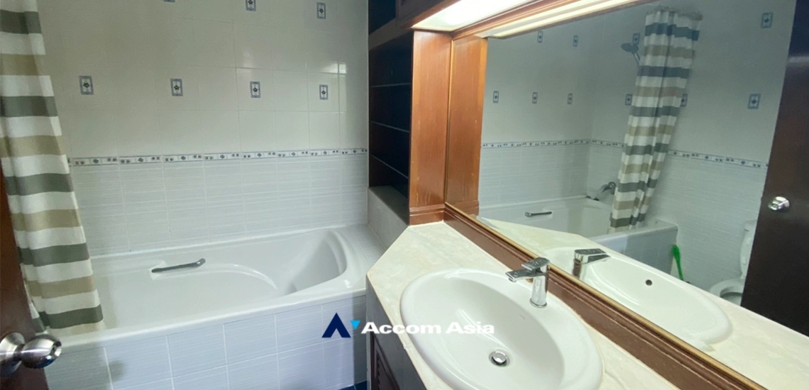 21  3 br Apartment For Rent in Sukhumvit ,Bangkok BTS Phrom Phong at The comfortable low rise residence 29040