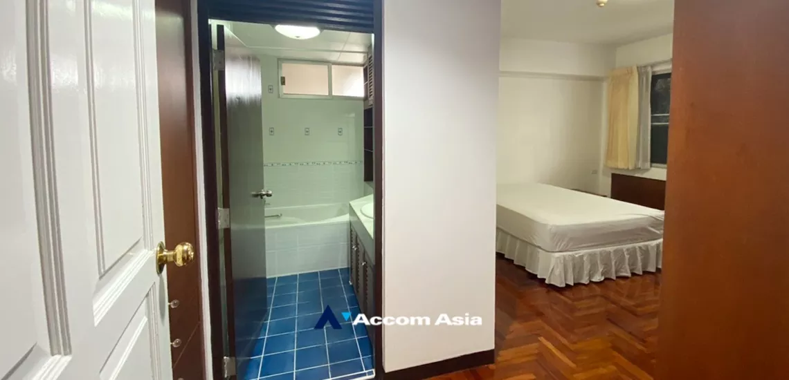 17  3 br Apartment For Rent in Sukhumvit ,Bangkok BTS Phrom Phong at The comfortable low rise residence 29040