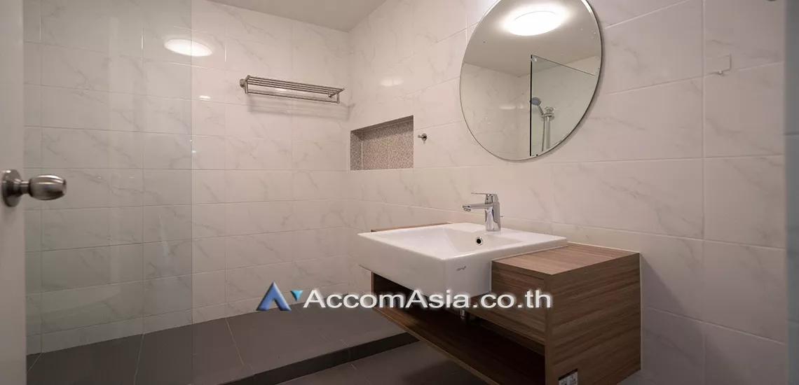 12  3 br Apartment For Rent in Sukhumvit ,Bangkok BTS Phrom Phong at The comfortable low rise residence 19068
