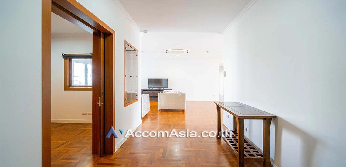 unit 3 Bedrooms  Apartment For Rent in Sathorn, Bangkok  near BRT Technic Krungthep (29073)