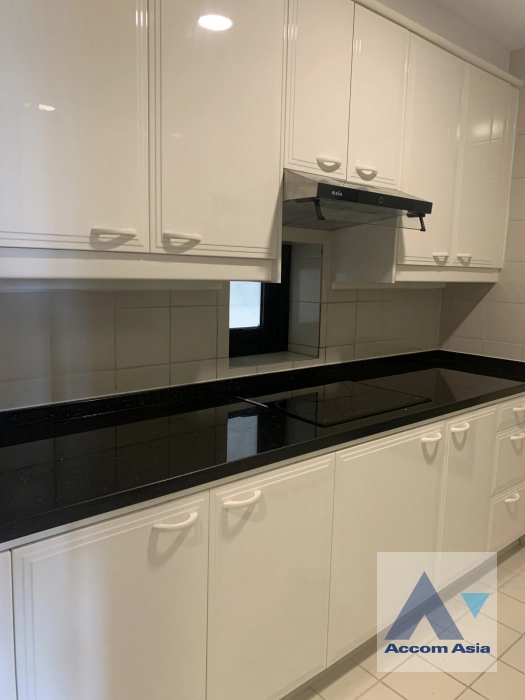 unit 2 Bedrooms  Condominium For Rent in Sathorn, Bangkok  near BTS Chong Nonsi - MRT Lumphini (29140)