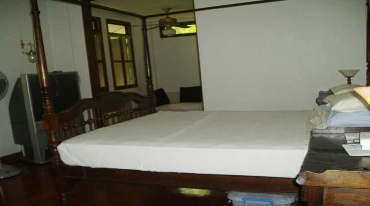 7  3 br House for rent and sale in Ploenchit ,Bangkok BTS Chitlom 99145