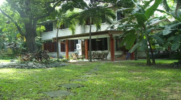 unit 3 Bedrooms  House For Rent & Sale in Ploenchit, Bangkok  near BTS Chitlom (99145)