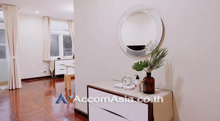 unit 2 Bedrooms  Apartment For Rent in Sukhumvit, Bangkok  near BTS Thong Lo (19163)