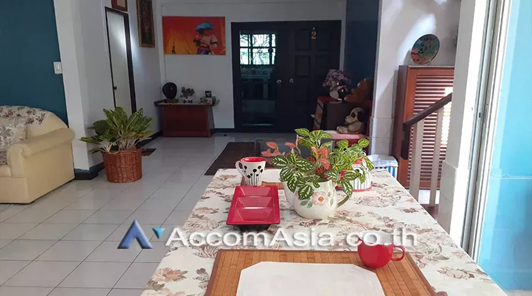 unit 4 Bedrooms  House For Rent & Sale in Phaholyothin, Bangkok  near BTS Ari (99198)