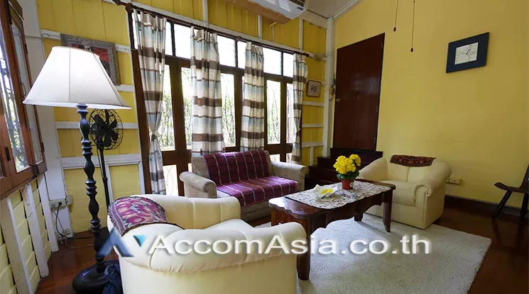 unitPet friendly |  4 Bedrooms  House For Rent in Phaholyothin, Bangkok  near BTS Ari (99199)