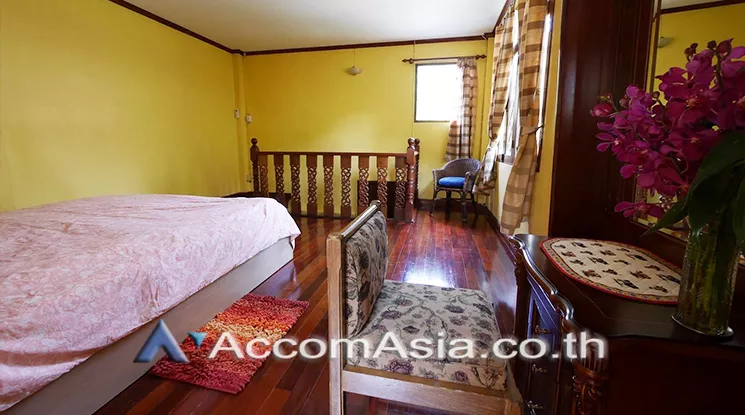 7  4 br House For Rent in Phaholyothin ,Bangkok BTS Ari 99199