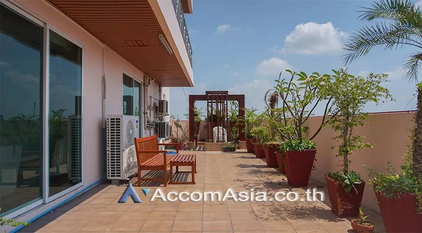 Huge Terrace, Big Balcony |  Kids Friendly Space, Walk to BTS 450m Apartment  3 Bedroom for Rent BTS Phrom Phong in Sukhumvit Bangkok