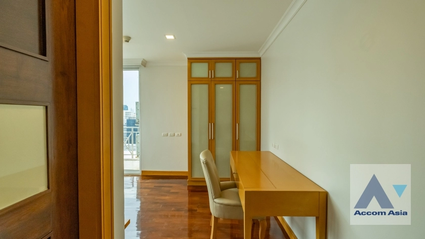 30  4 br Apartment For Rent in Sukhumvit ,Bangkok BTS Phrom Phong at Kids Friendly Space, Walk to BTS 450m 19242