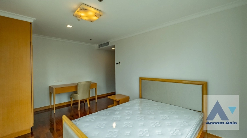32  4 br Apartment For Rent in Sukhumvit ,Bangkok BTS Phrom Phong at Kids Friendly Space, Walk to BTS 450m 19242