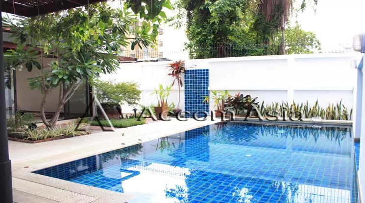 Private Swimming Pool |  4 Bedrooms  House For Rent in Sukhumvit, Bangkok  near BTS Thong Lo (69270)
