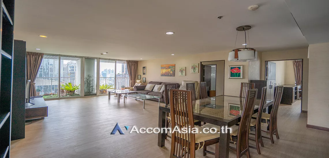  3 Bedrooms  Condominium For Rent in Ploenchit, Bangkok  near BTS Chitlom (29282)