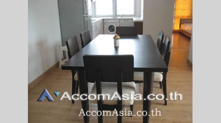 unit 2 Bedrooms  Condominium For Rent in Silom, Bangkok  near BTS Sala Daeng - MRT Silom (29288)